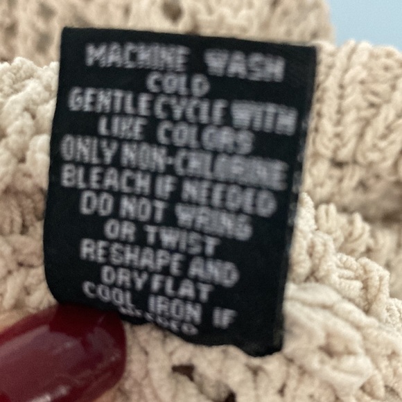 Large Crop Cream Moon and Madison knit sweater  GUC smoke free home - Picture 4 of 4